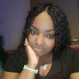 Meet your Posher, Latosha